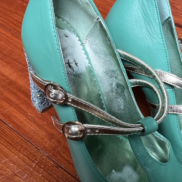 Mod Cloth Dancing Days by Banned seafoam green sparkle block strap heels - Picture 4 of 11